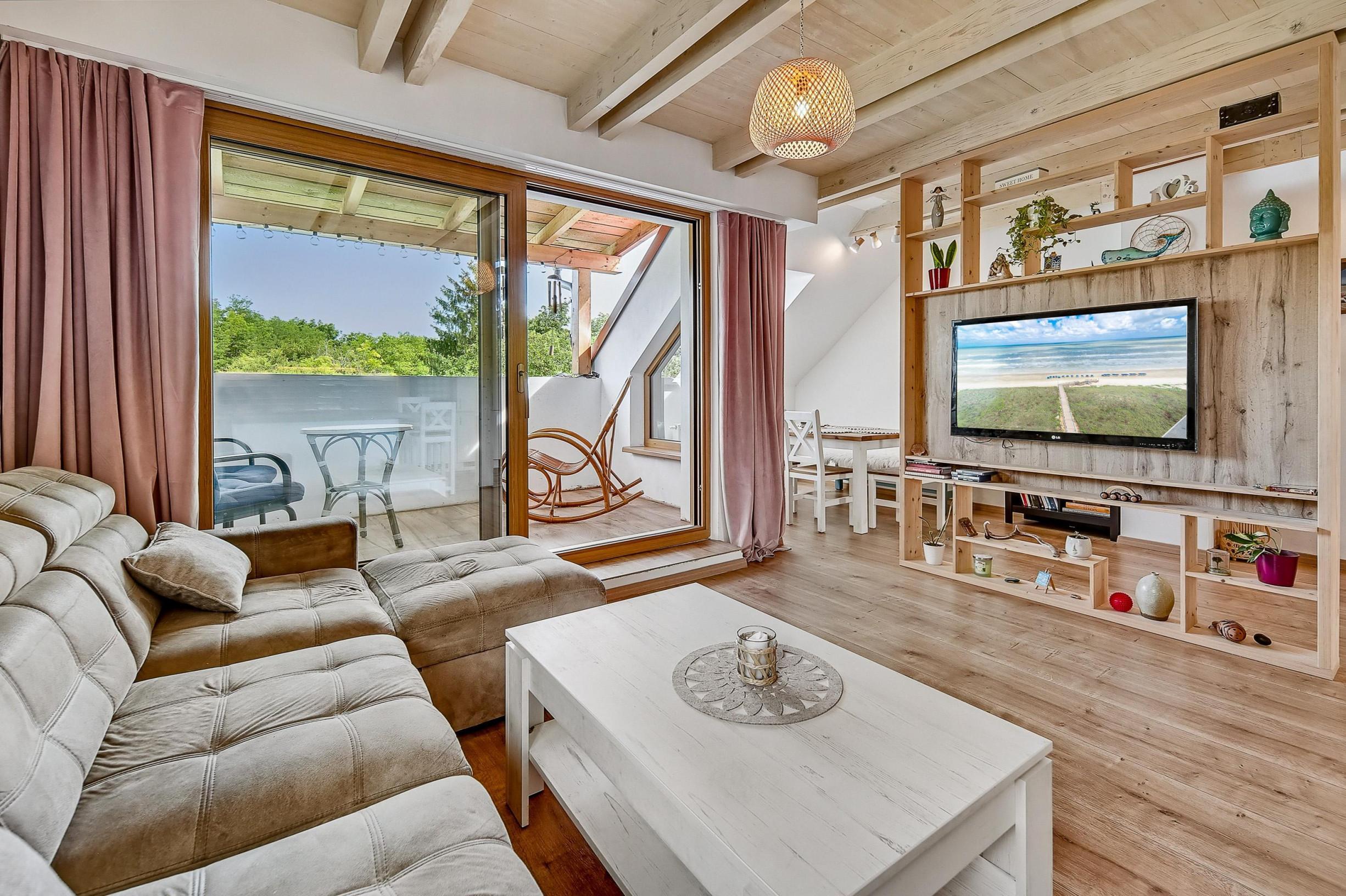 FRANK ZICHER – Predávame rodinný dom v Ivanke pri Dunaji so samostatnou obytnou jednotkou a garážou