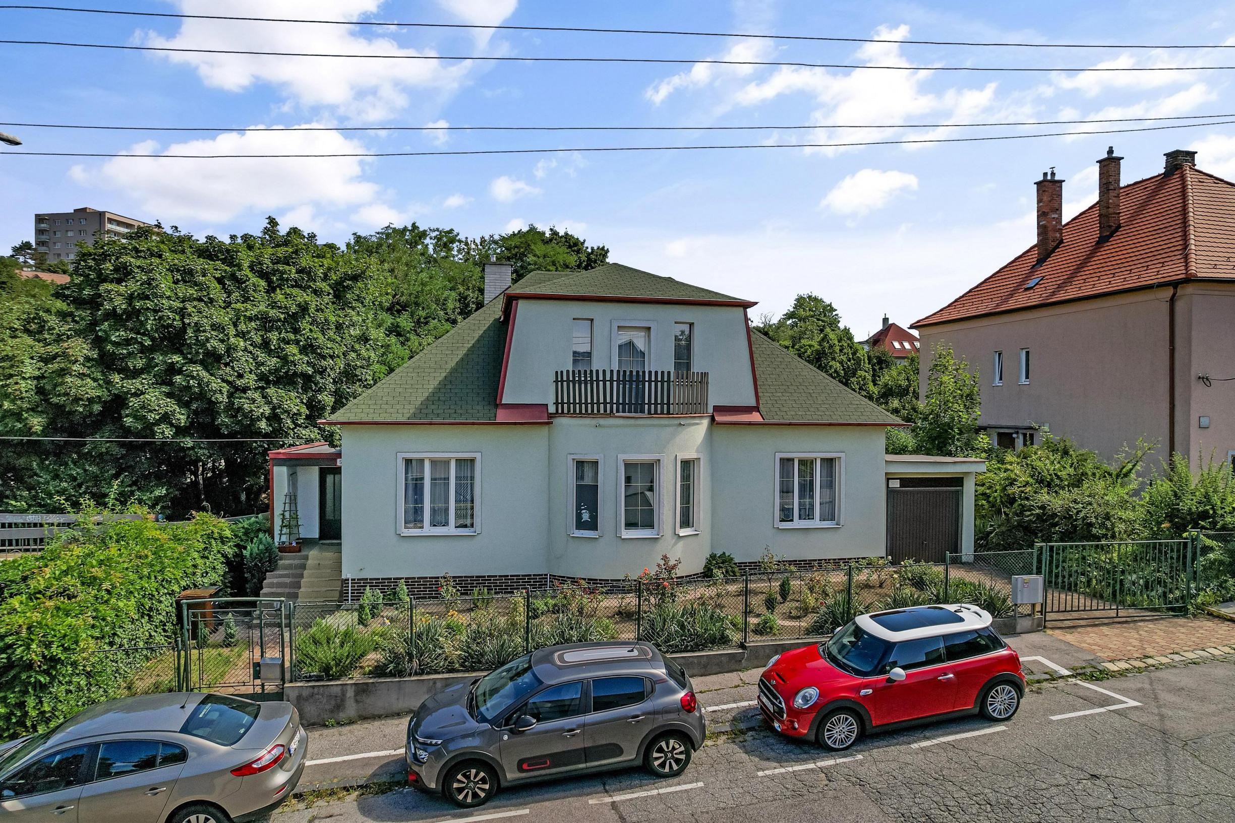 Predávame rodinný dom s velkým pozemkom 928m2 v Horskom parku, Gorazdova ulica