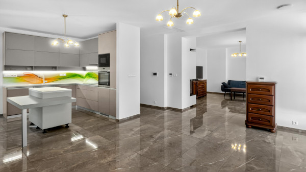 FRANK ZICHER – Prenajímame priestranný 4i byt (157 m2) s terasou v novostavbe na Boženy Nemcovej