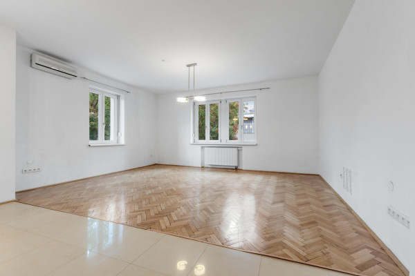 Predávame priestranný 4-izbový byt v obľúbenej lokalite, Fraňa Kráľa/ Puškinova