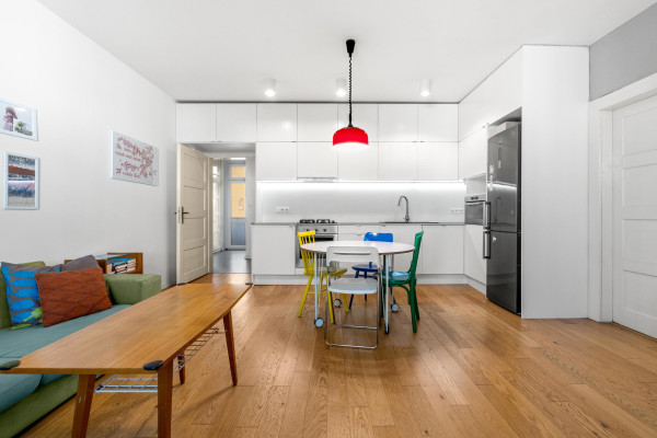 FRANK ZICHER – Predávame priestranný 4-izbový byt v obľúbenej lokalite s krásnym zeleným vnútroblokom