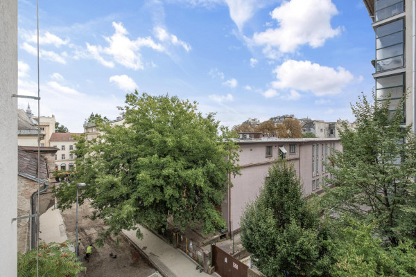 Predávame priestranný 4-izbový byt v obľúbenej lokalite, Fraňa Kráľa/ Puškinova