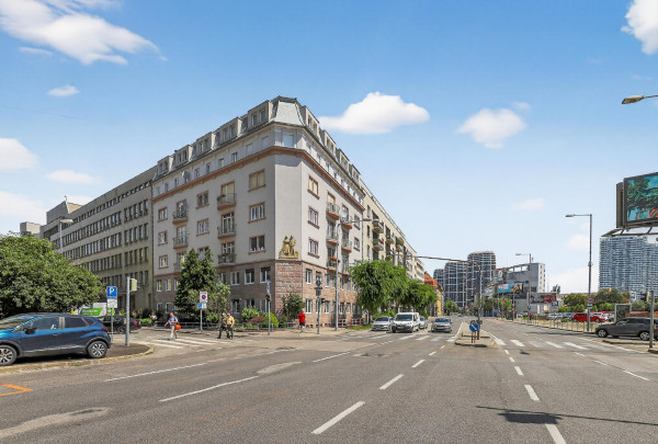 Predávame priestranný 3,5 izbový byt pri Modrom kostolíku na Bezručovej ulici