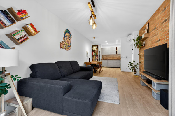 REZERVOVANÉ - Predávame atraktívny 3 izbový byt s 2 kúpeľňami a veľkou predzáhradkou, Slnečnice – Viladomy