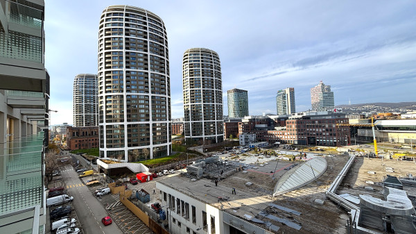 Predávame zariadený apartmán s balkónom v projekte METROPOLIS, s možnosťou okamžitého nasťahovania