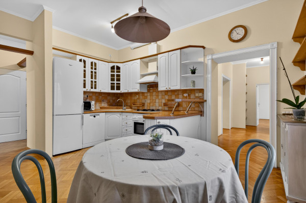 Prenajímame veľkometrážny byt pri Horskom parku