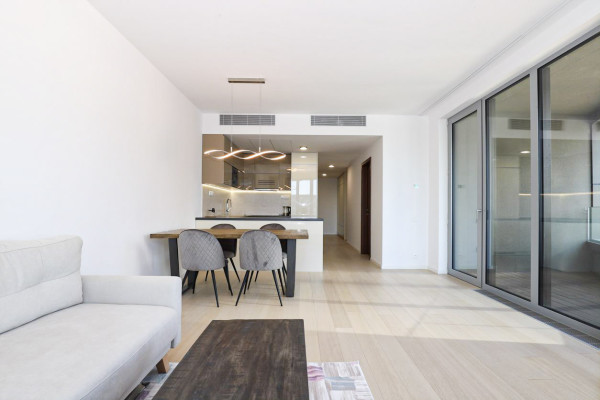 Prenajímame dizajnový a priestranný 3i byt v obľúbenom projekte SKY PARK