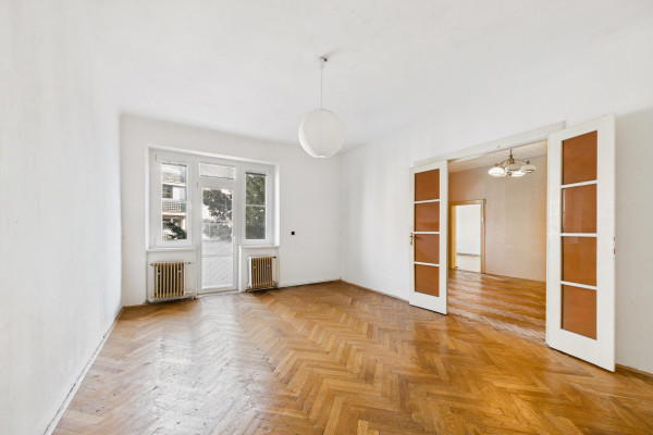 REZERVOVANÉ - Predávame veľkometrážny 4-izbový byt na Palisádach s výhľadom na hrad