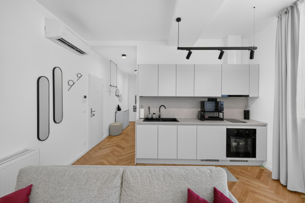 Predávame štýlový 2-izbový apartmán v projekte UNO na Poštovej ulici v centre Bratislavy